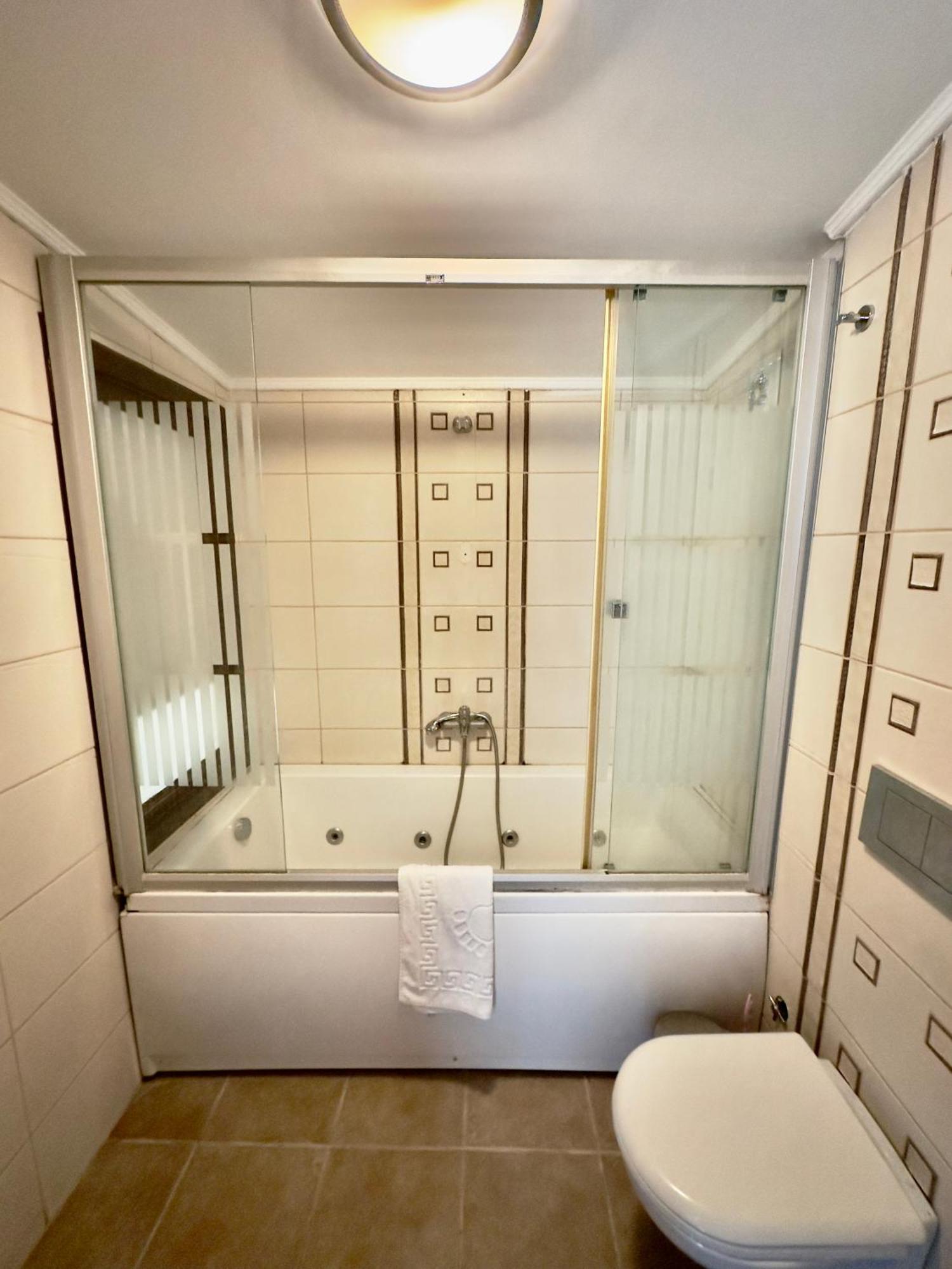 Hotel Nayla Istanbul Bagian luar foto
